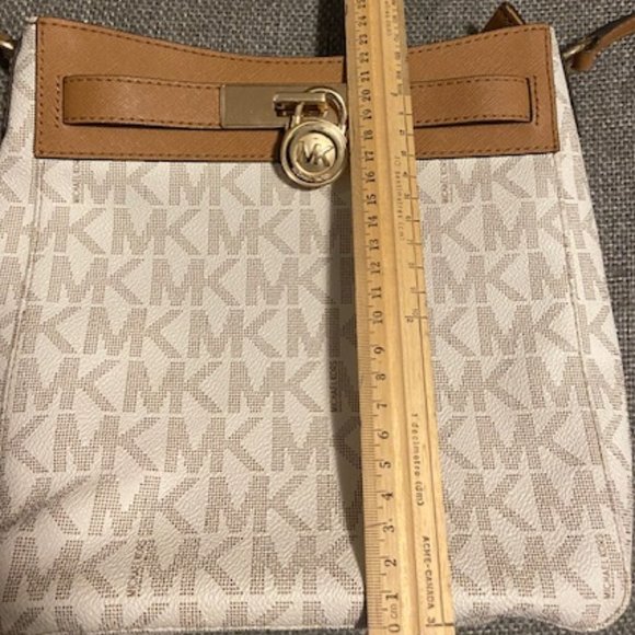 Authentic Michael Kors Beige Logo Crossbody Purse - Picture 8 of 10